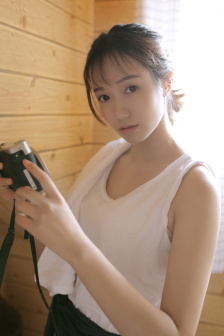 小夹子夹在小奴的花蒂头